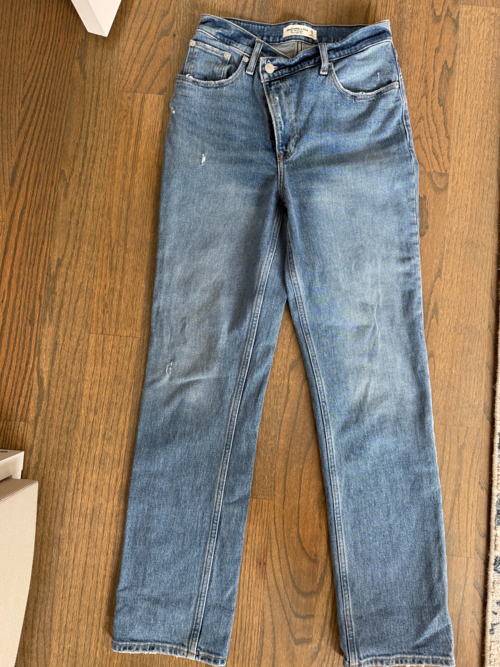 Ambercombie 90s cross button jeans